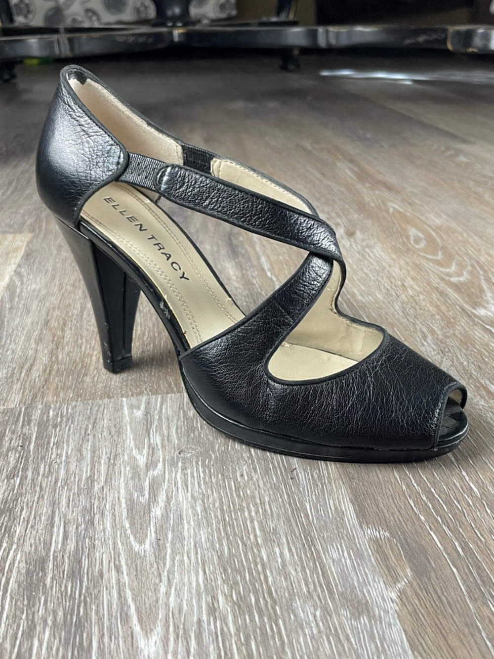 Ellen Tracy Saffron Black Leather Peep Toe Stiletto Heels Size 7M